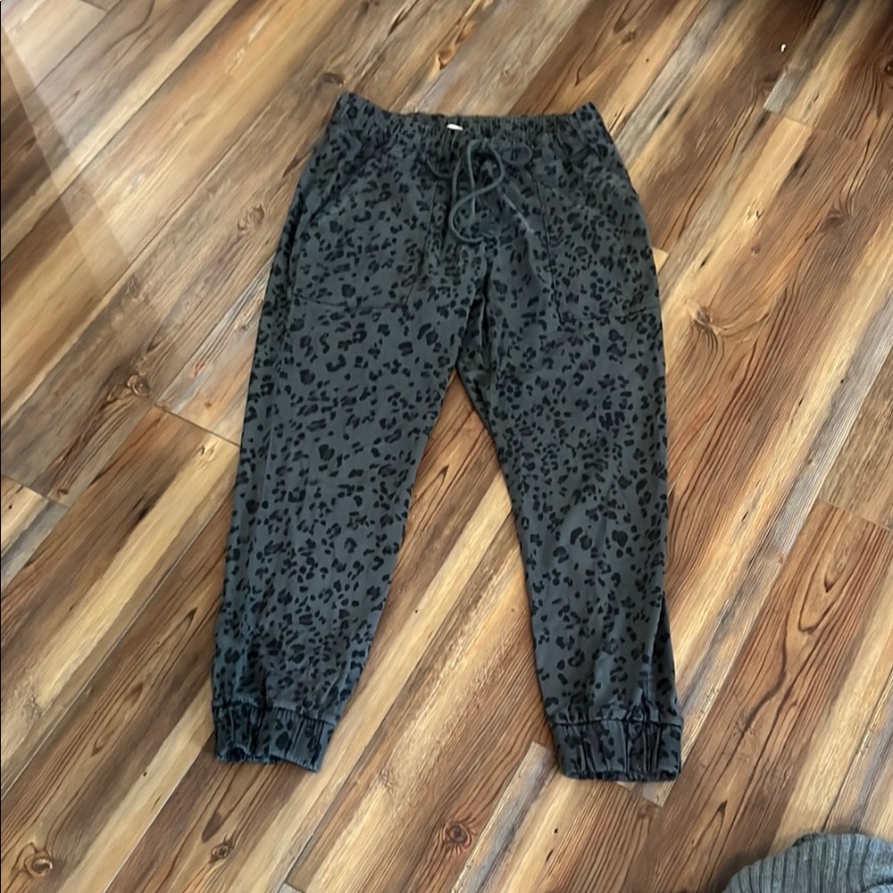 Cloth & Stone Charcoal Leopard Joggers